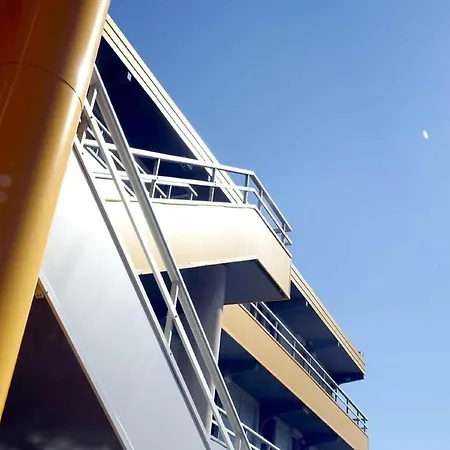 Premiere Classe Aeroport Marseille *